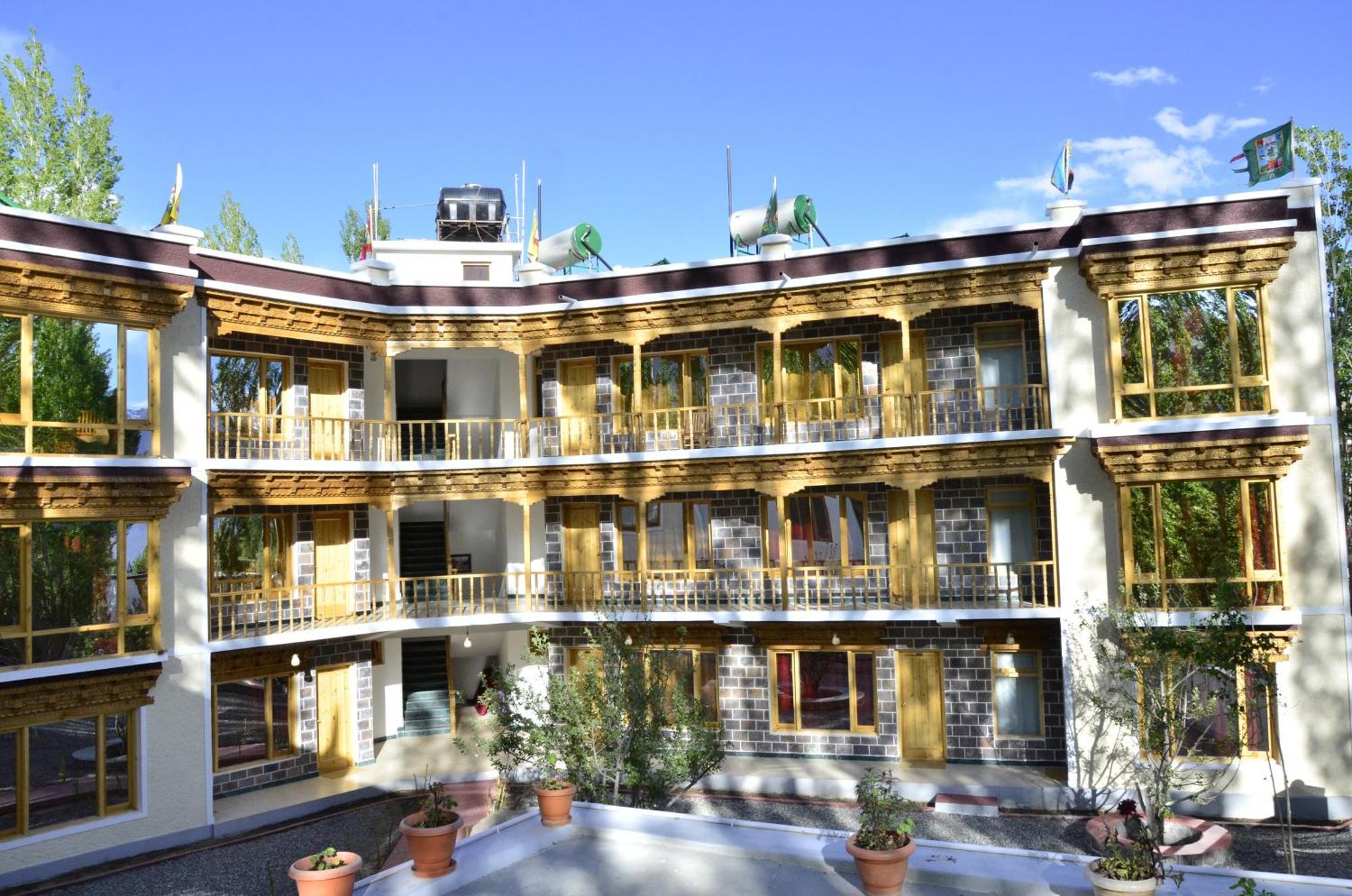 Hotel Lhalingkha Λεχ Εξωτερικό φωτογραφία